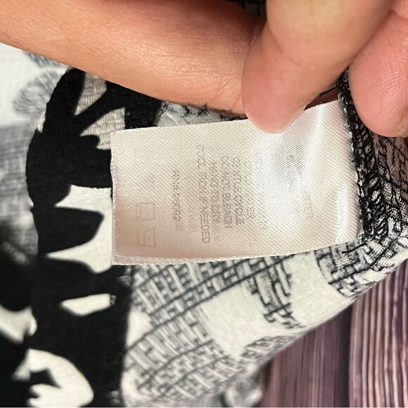 Katherine Barclay Montreal Flower Printed Skirt. Size 10 - Picture 2 of 6